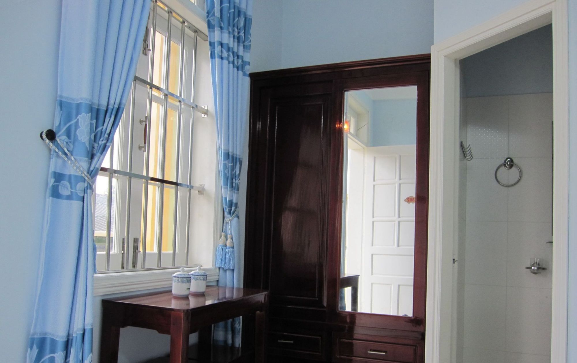 Hotel Hoa Cúc Xanh Hue Exterior foto